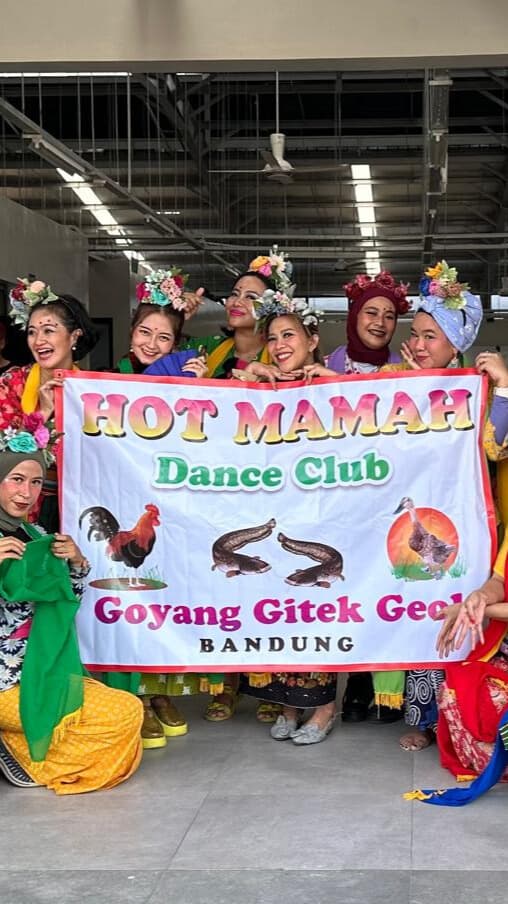 Hot Mamah Dance Club