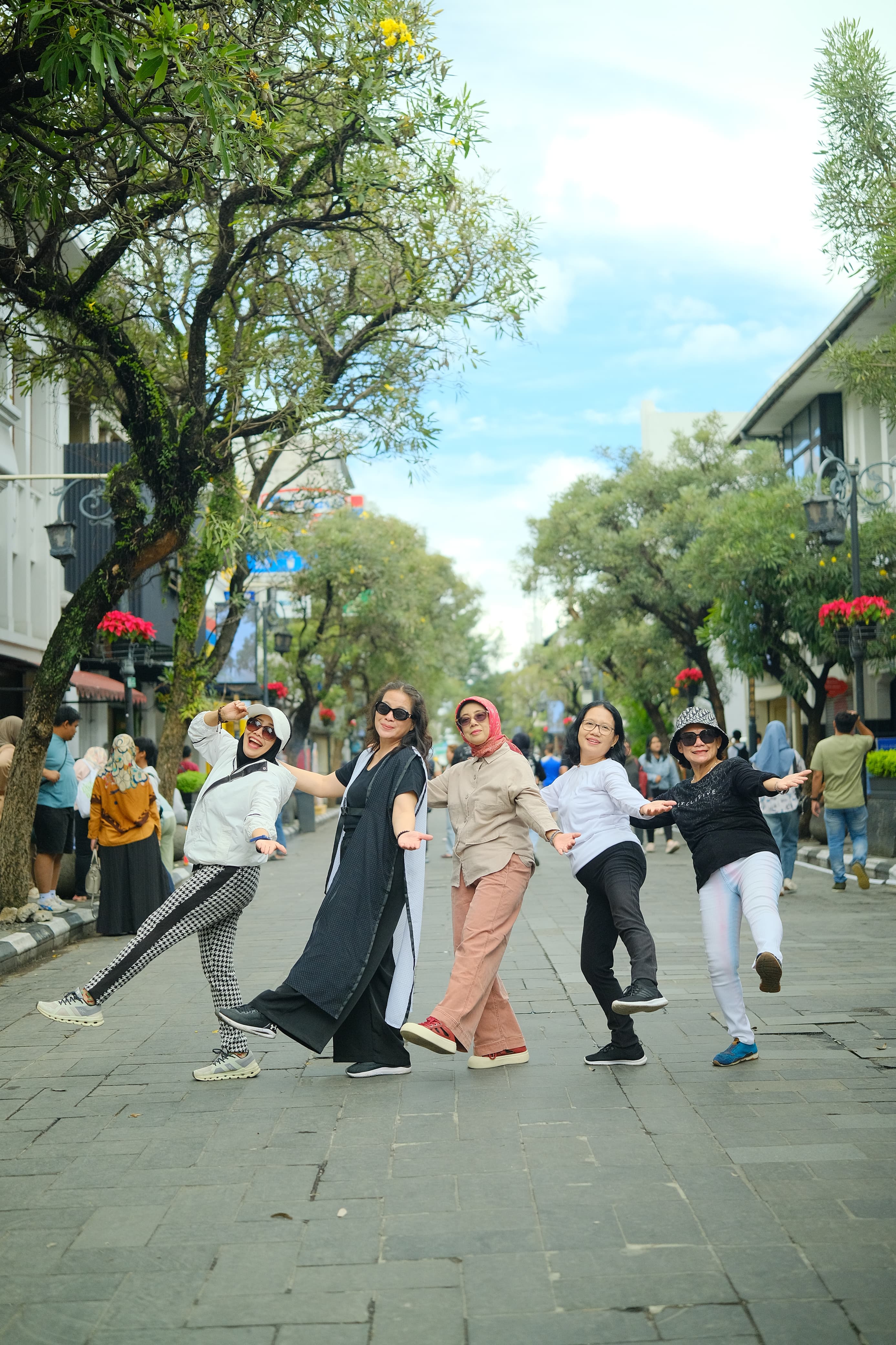 BIAR FOTO LO GAK BULUK, WISATA JADI GAK MULUK-MULUK! - Siang